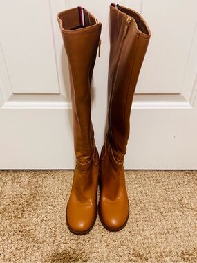 Tommy Hilfiger Tall Boots in Tan